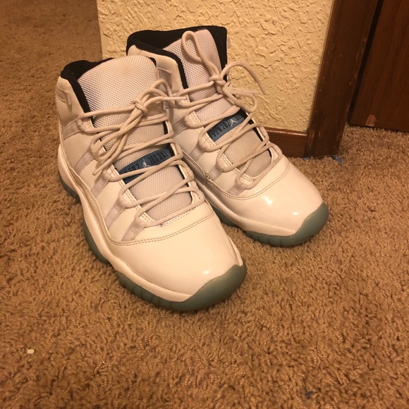 Legend Blue 11s - Picture 2 of 4